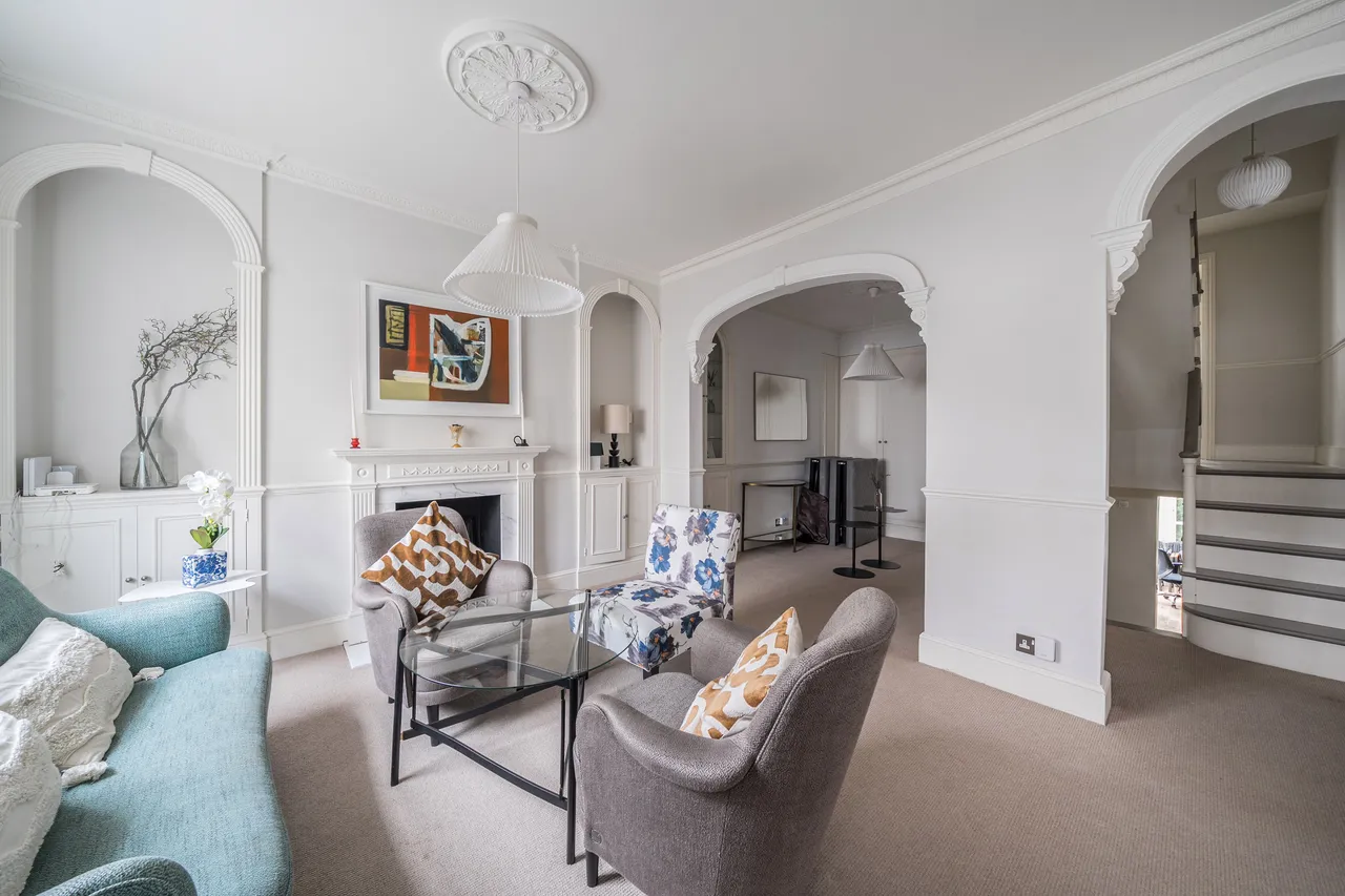 4 Sterling Street, London, photo 2