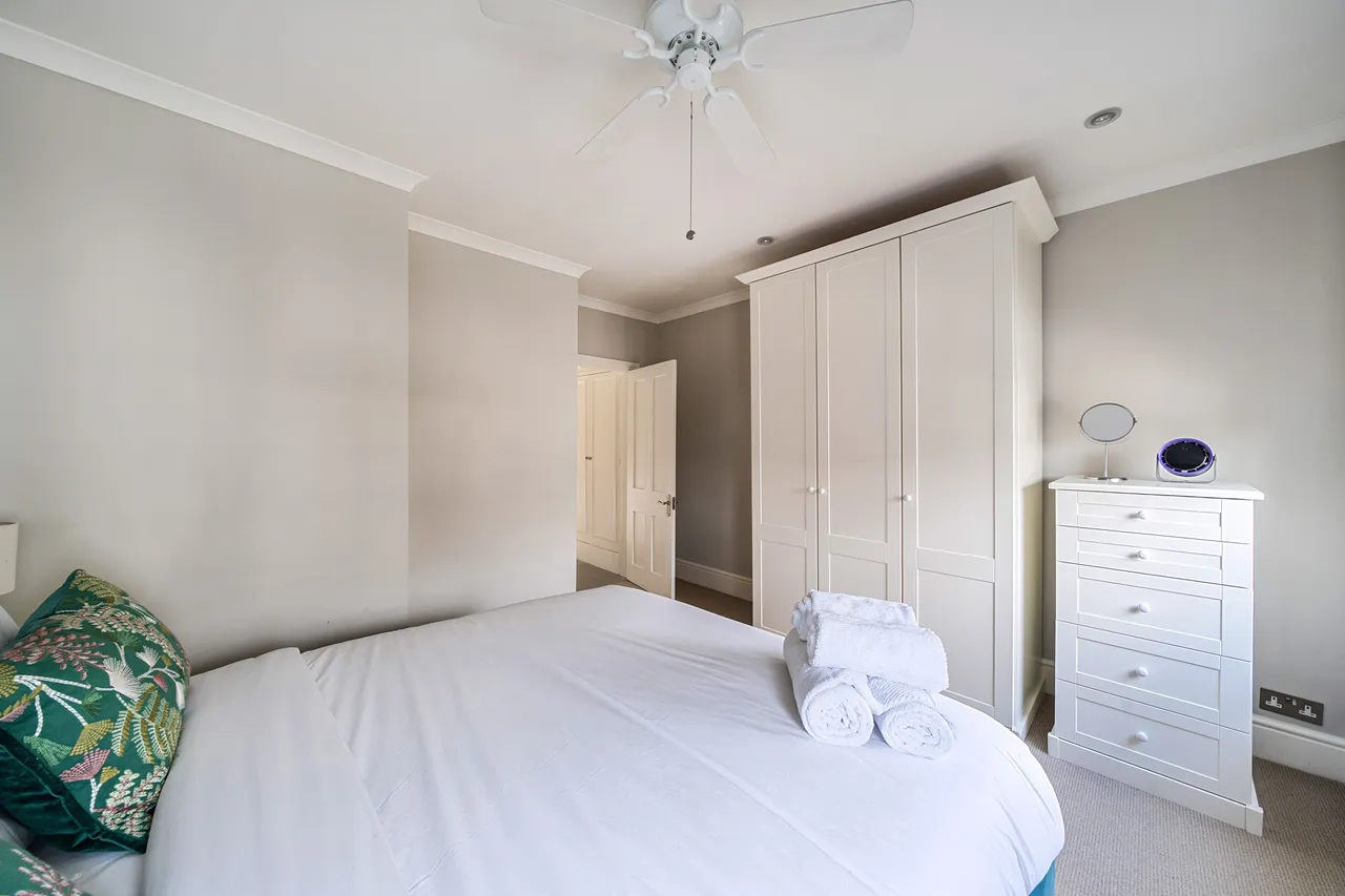 4 Sterling Street, London, photo 9
