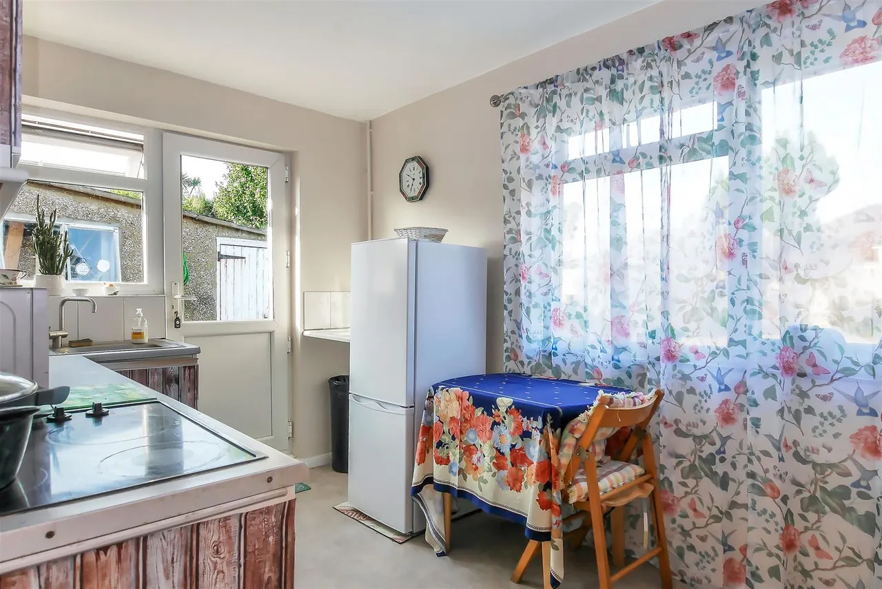 Hearnfield Road, Wick, photo 9