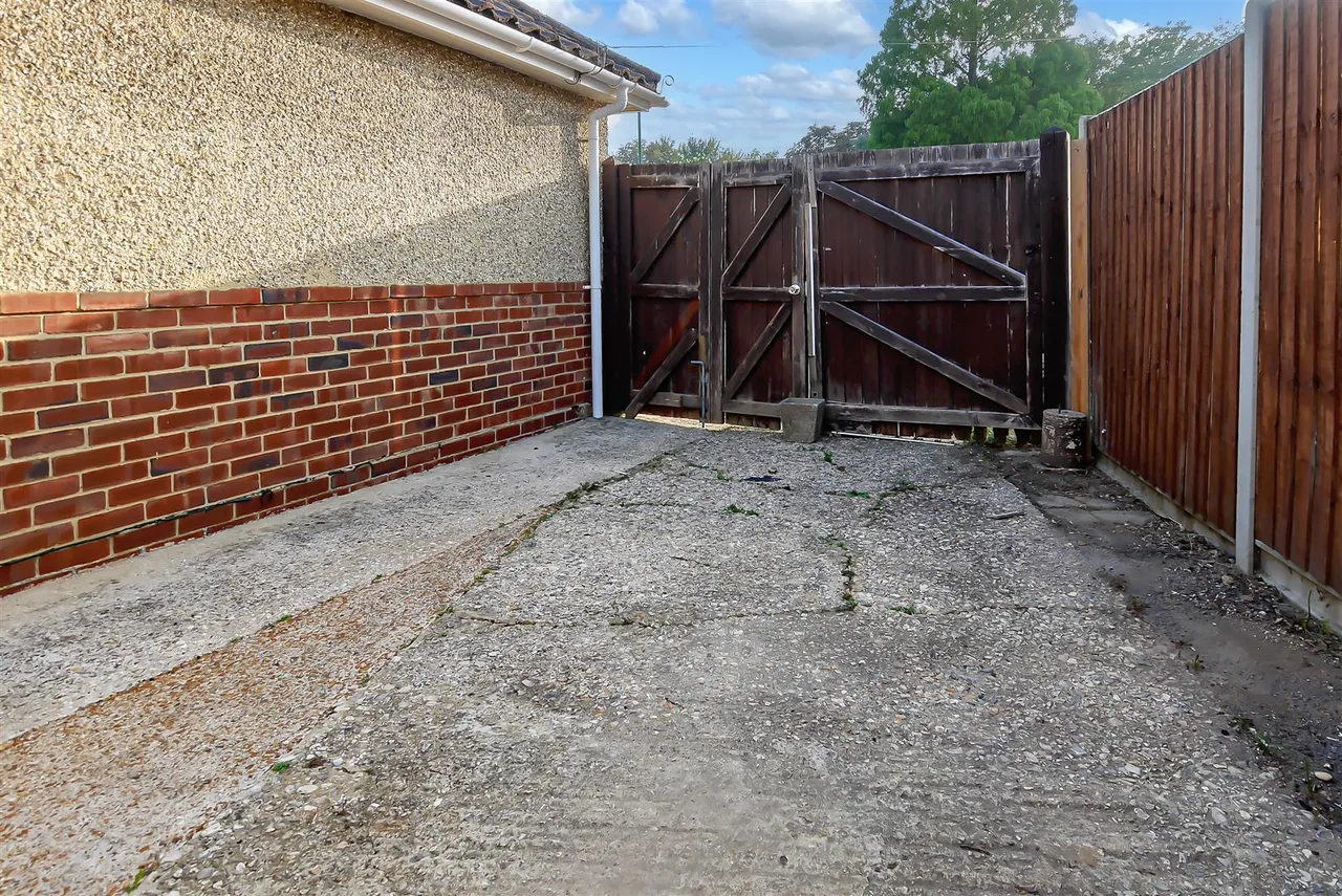 Hearnfield Road, Wick, photo 11