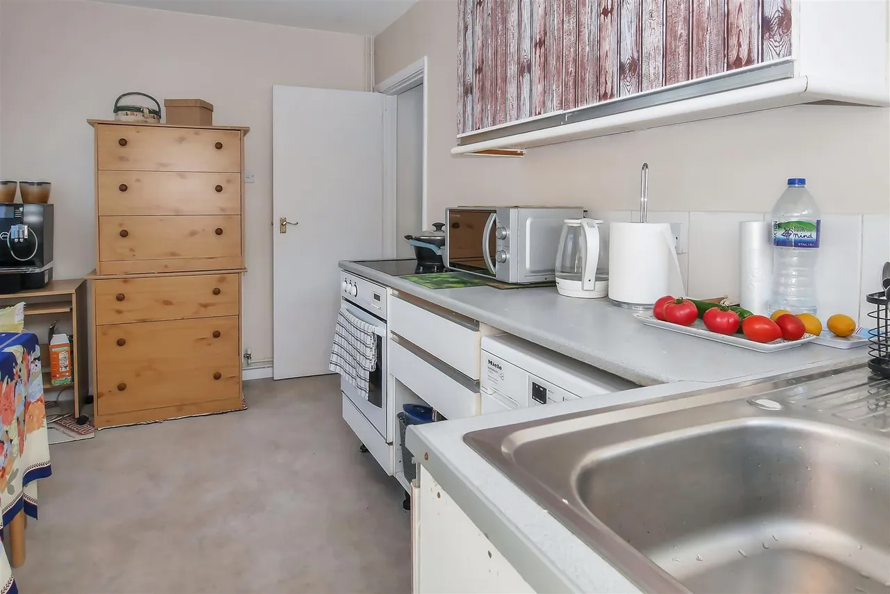 Hearnfield Road, Wick, photo 10