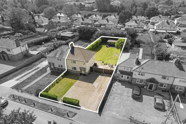 3 bed property for sale — Priory Cottages, Harvil Road, Harefield,