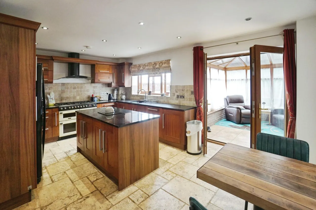 Clifton Street, Coseley, WV14, photo 2