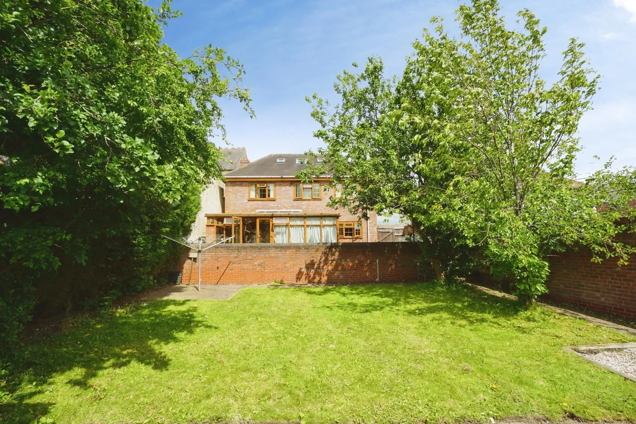 Clifton Street, Coseley, WV14, photo 4