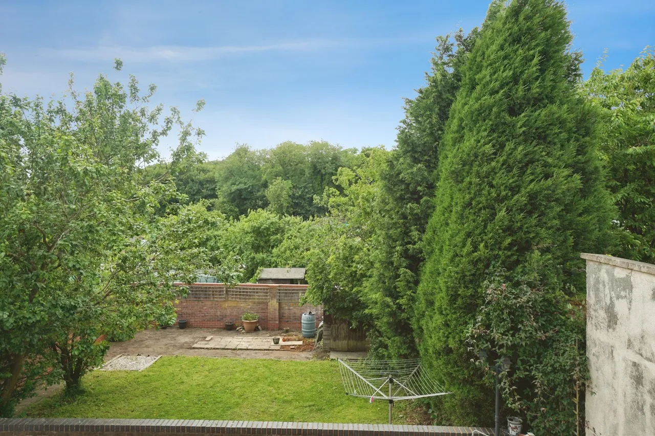 Clifton Street, Coseley, WV14, photo 24