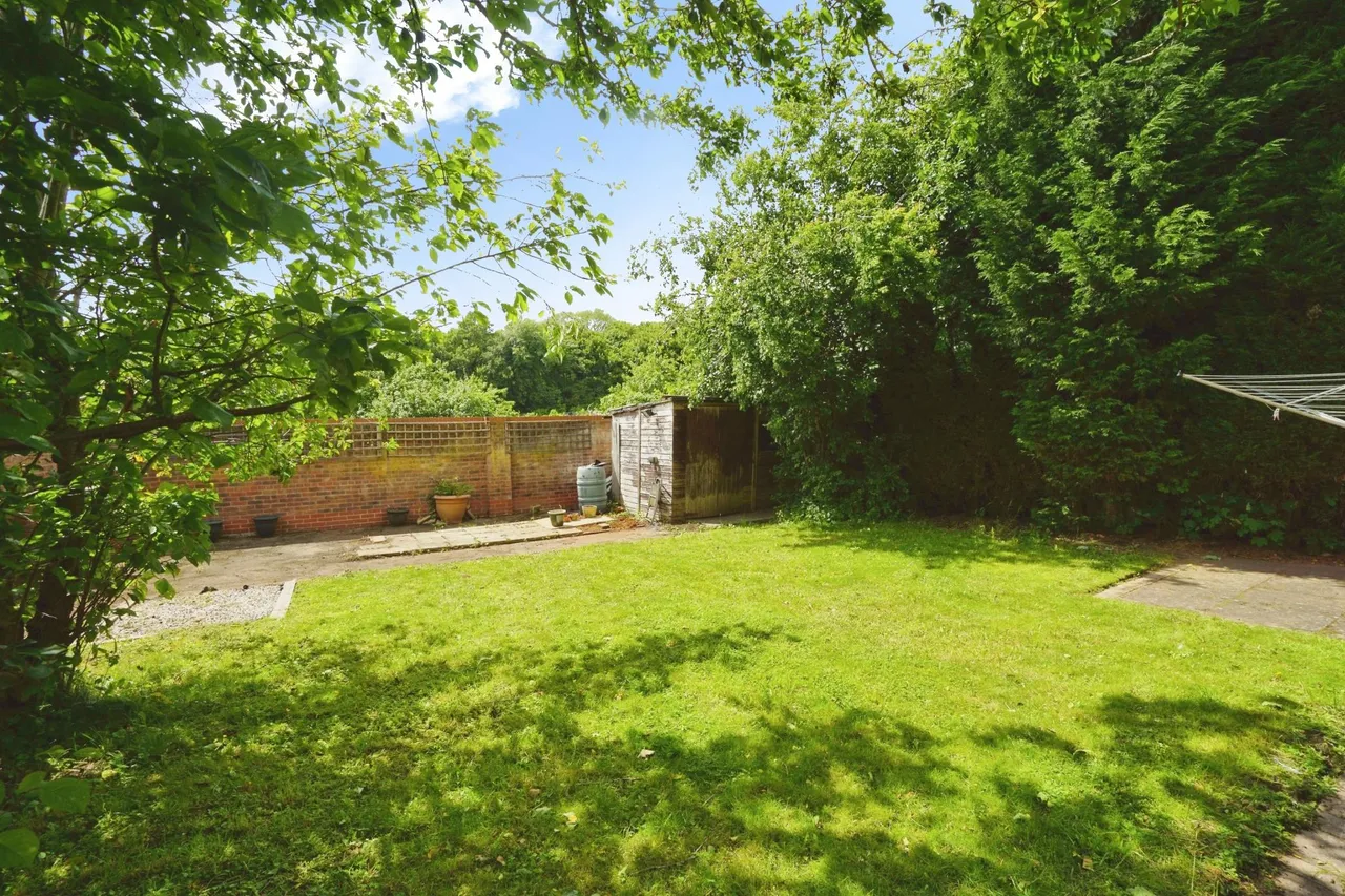 Clifton Street, Coseley, WV14, photo 23