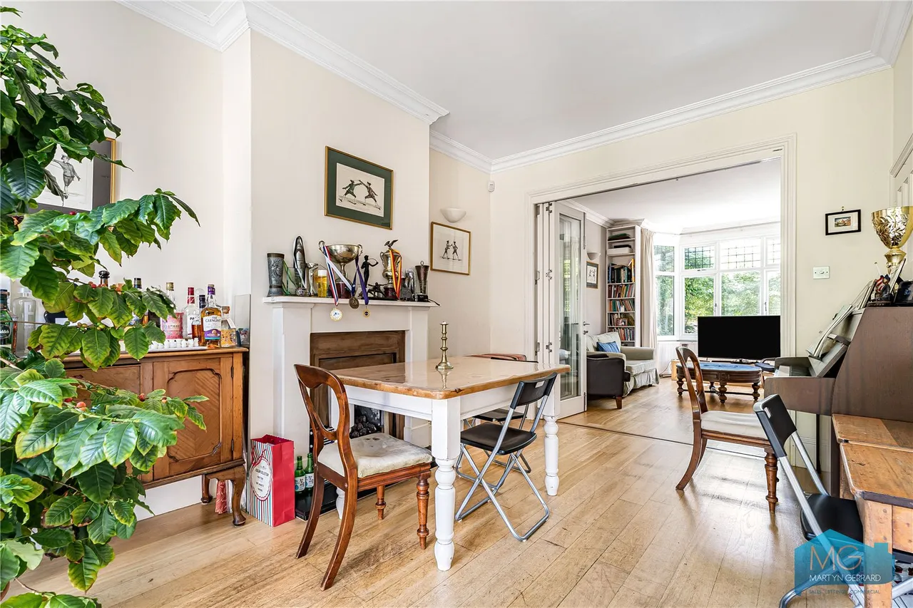 Holdenhurst Avenue, London, N12, photo 7