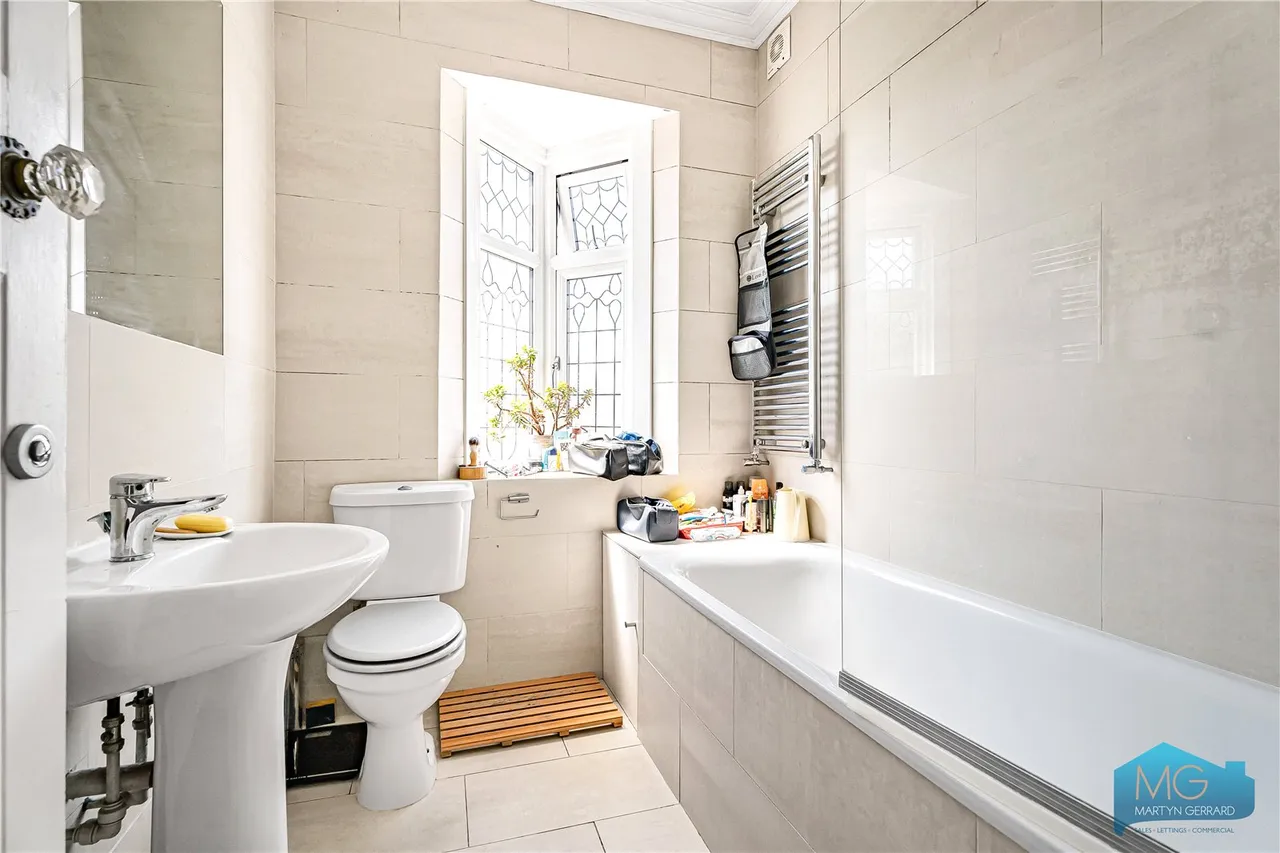 Holdenhurst Avenue, London, N12, photo 5