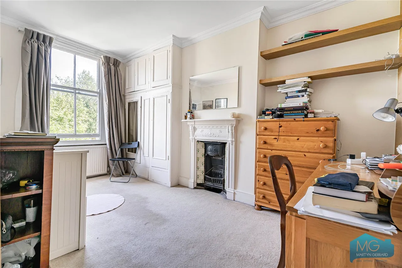 Holdenhurst Avenue, London, N12, photo 12