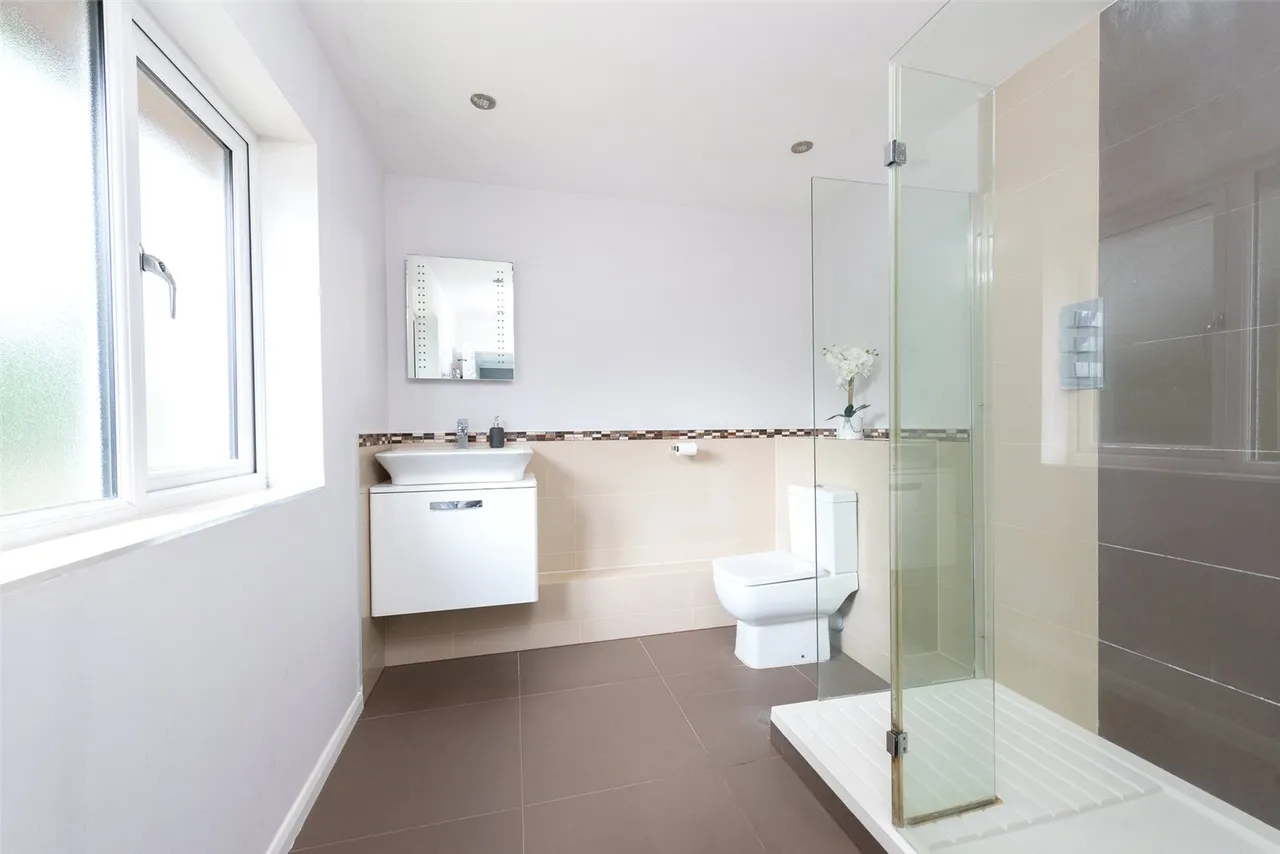 Minehurst Road, Mytchett, Camberley, Surrey, GU16 6JP, photo 9