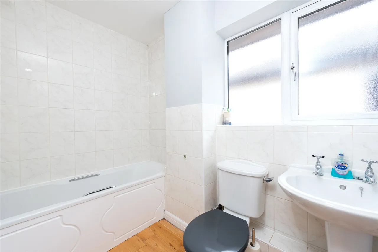 Minehurst Road, Mytchett, Camberley, Surrey, GU16 6JP, photo 10