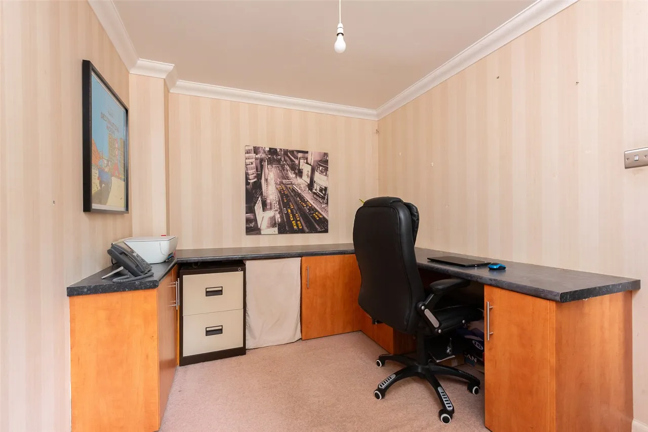 Minehurst Road, Mytchett, Camberley, Surrey, GU16 6JP, photo 14