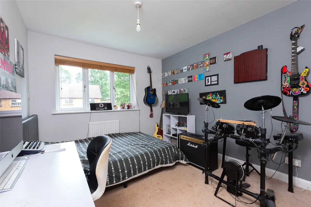 Minehurst Road, Mytchett, Camberley, Surrey, GU16 6JP, photo 7