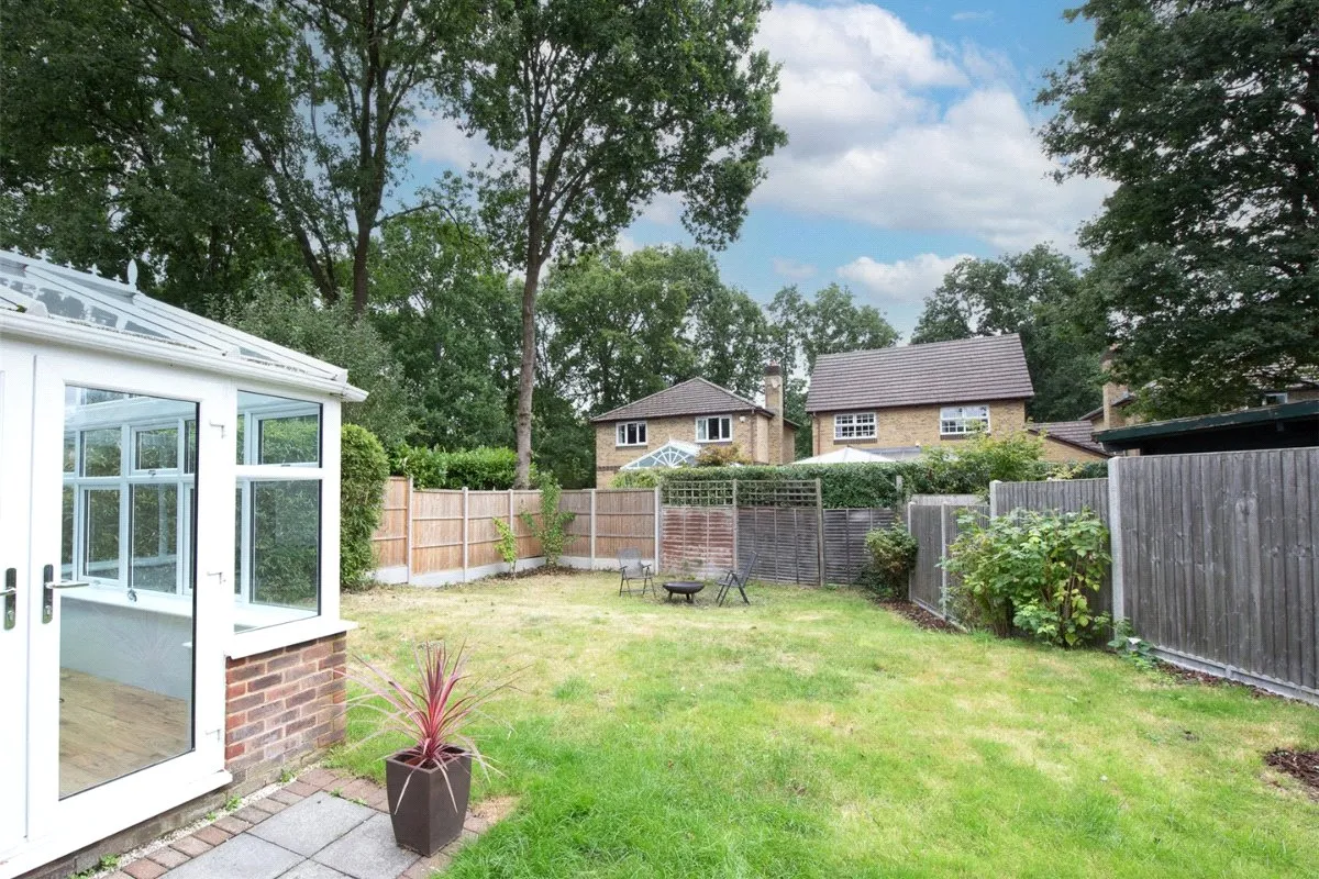 Minehurst Road, Mytchett, Camberley, Surrey, GU16 6JP, photo 8