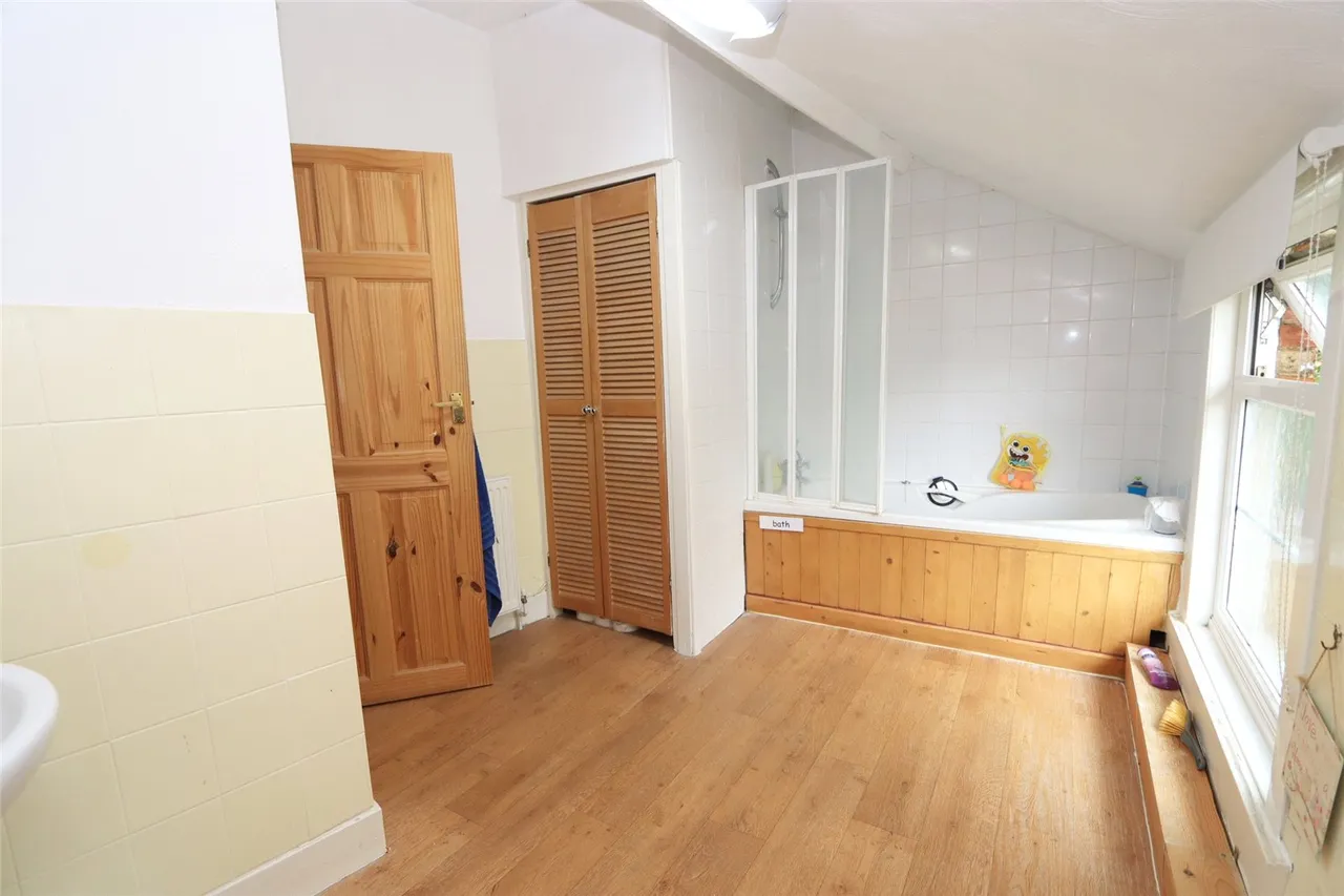Silver Street, Newport Pagnell, photo 7