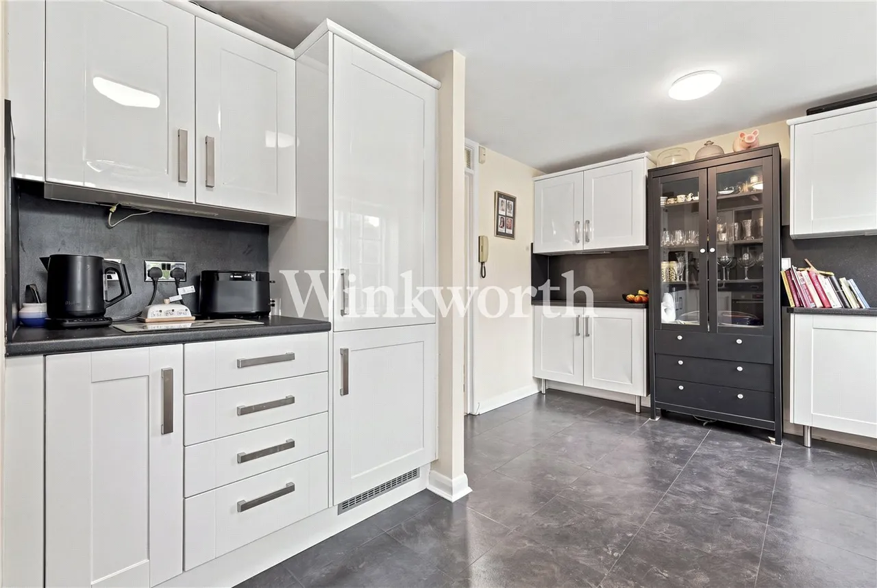 Hoppers Road, London, N21, photo 6