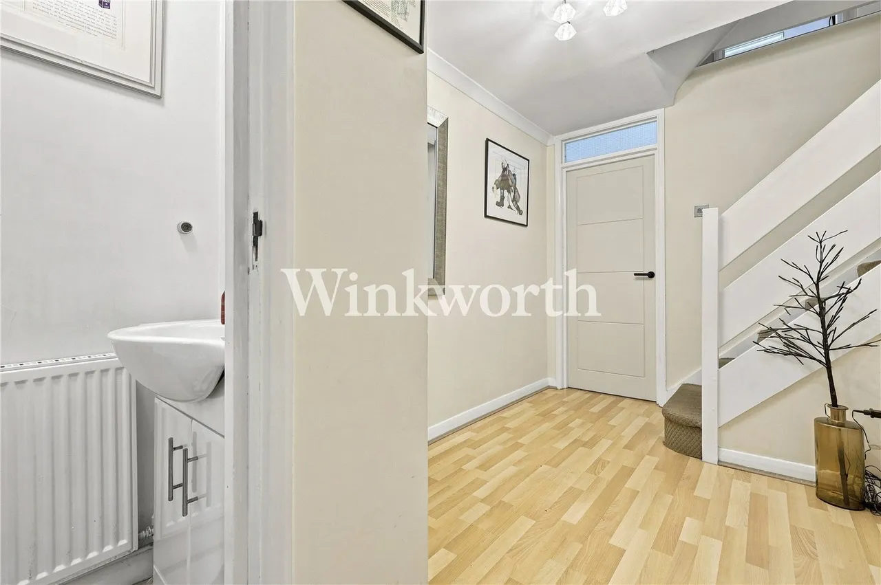 Hoppers Road, London, N21, photo 2