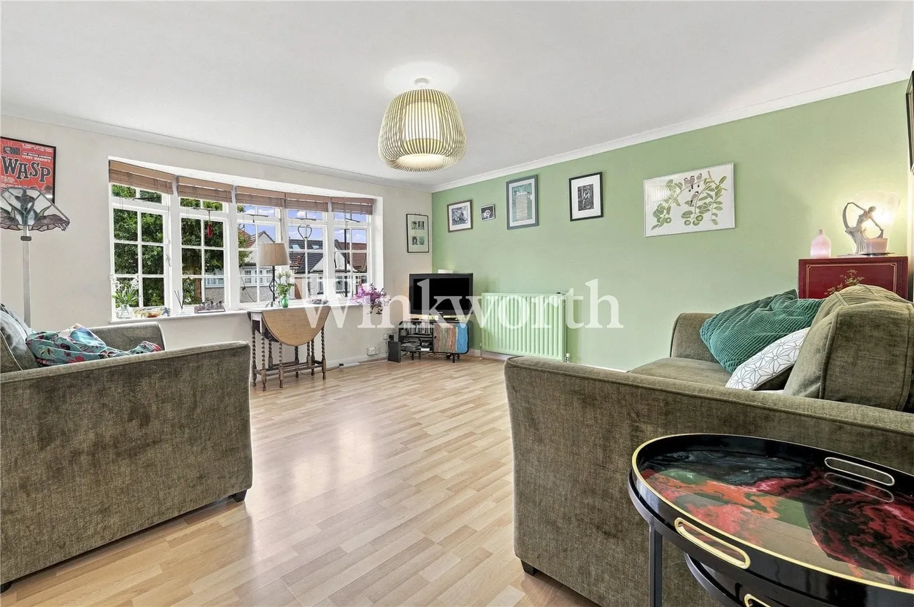 Hoppers Road, London, N21, photo 3