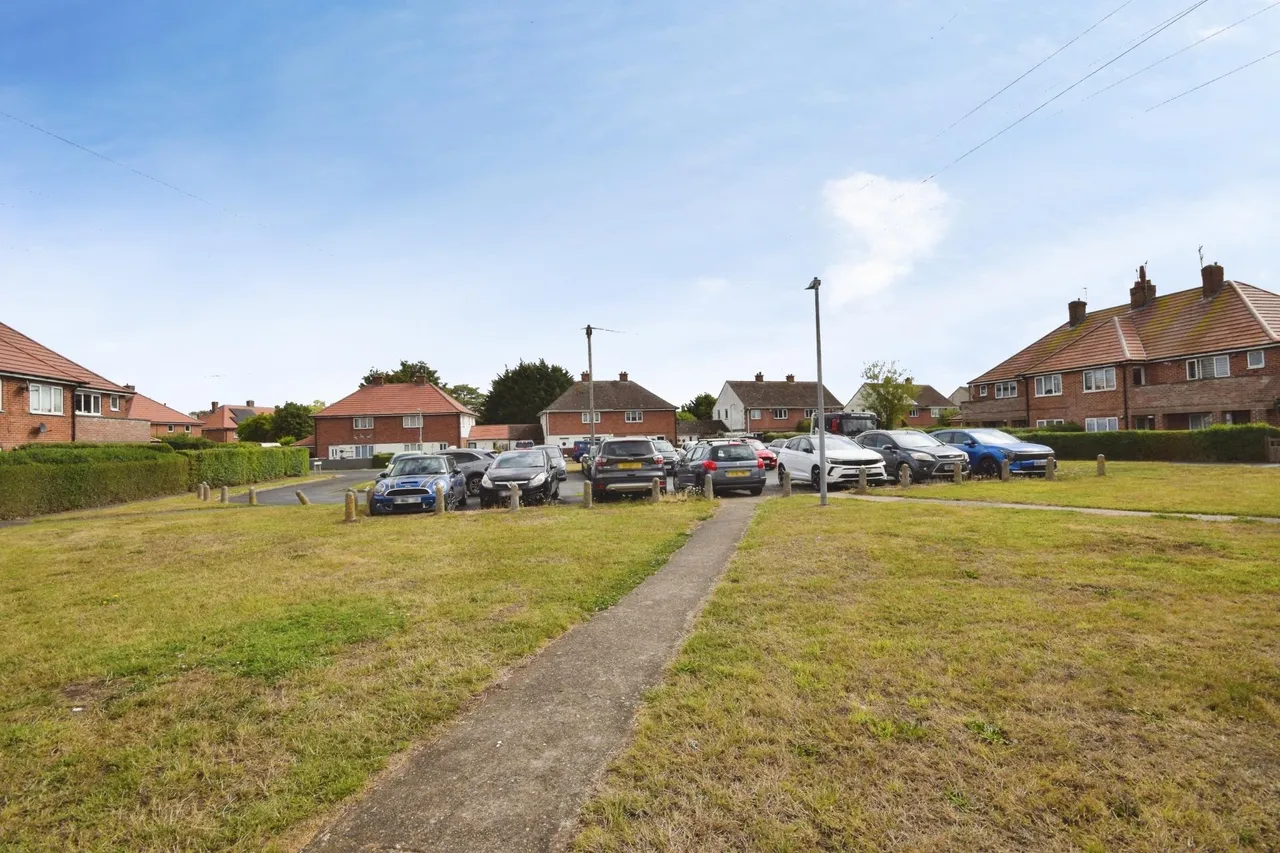 Barnes Crescent, Skegness, PE25, photo 12
