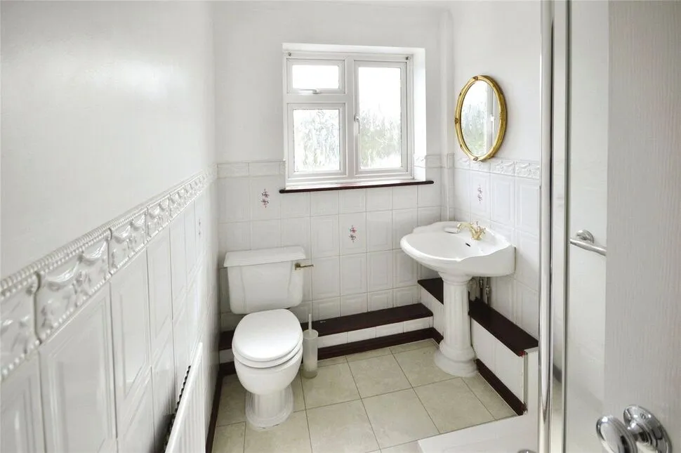 Higham Road, Wainscott, Kent, ME3, photo 10