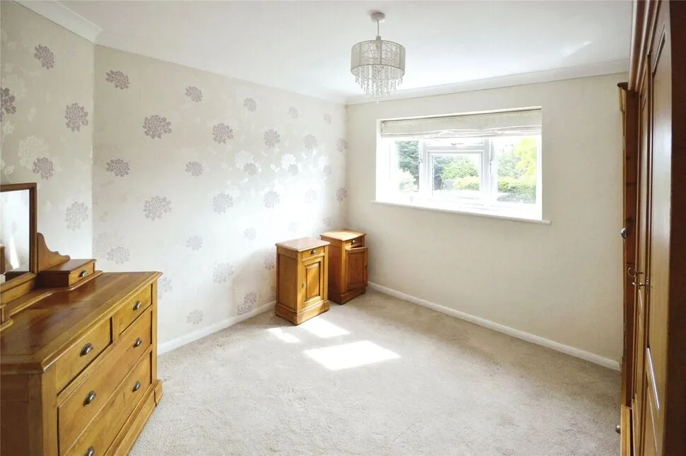 Higham Road, Wainscott, Kent, ME3, photo 9