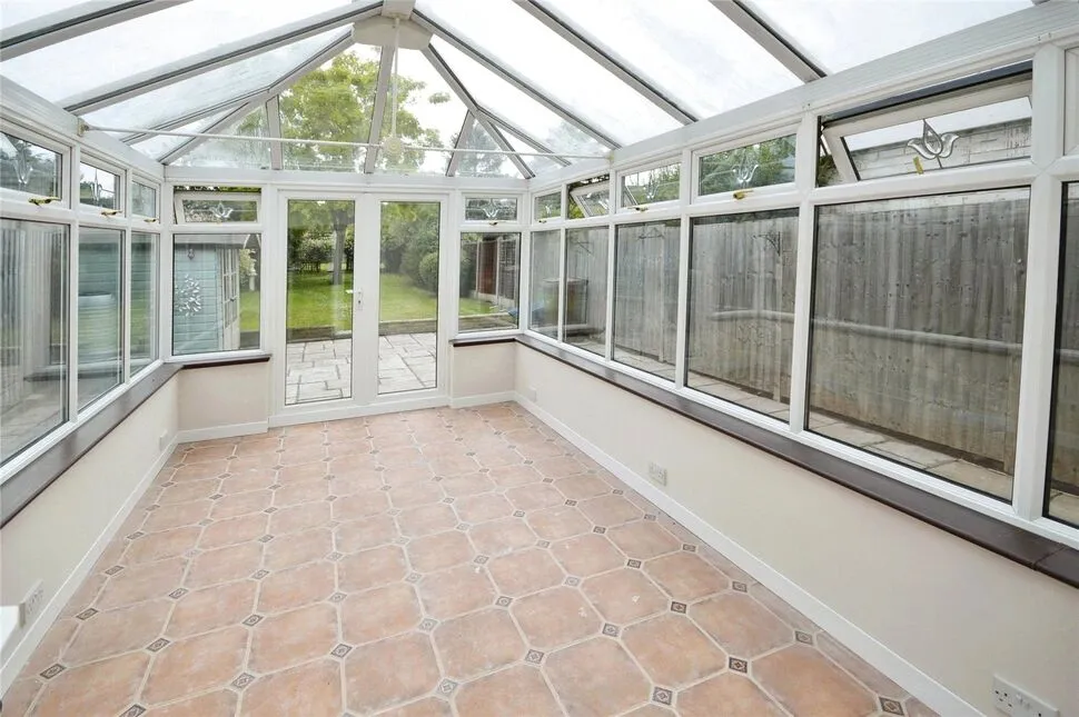 Higham Road, Wainscott, Kent, ME3, photo 5
