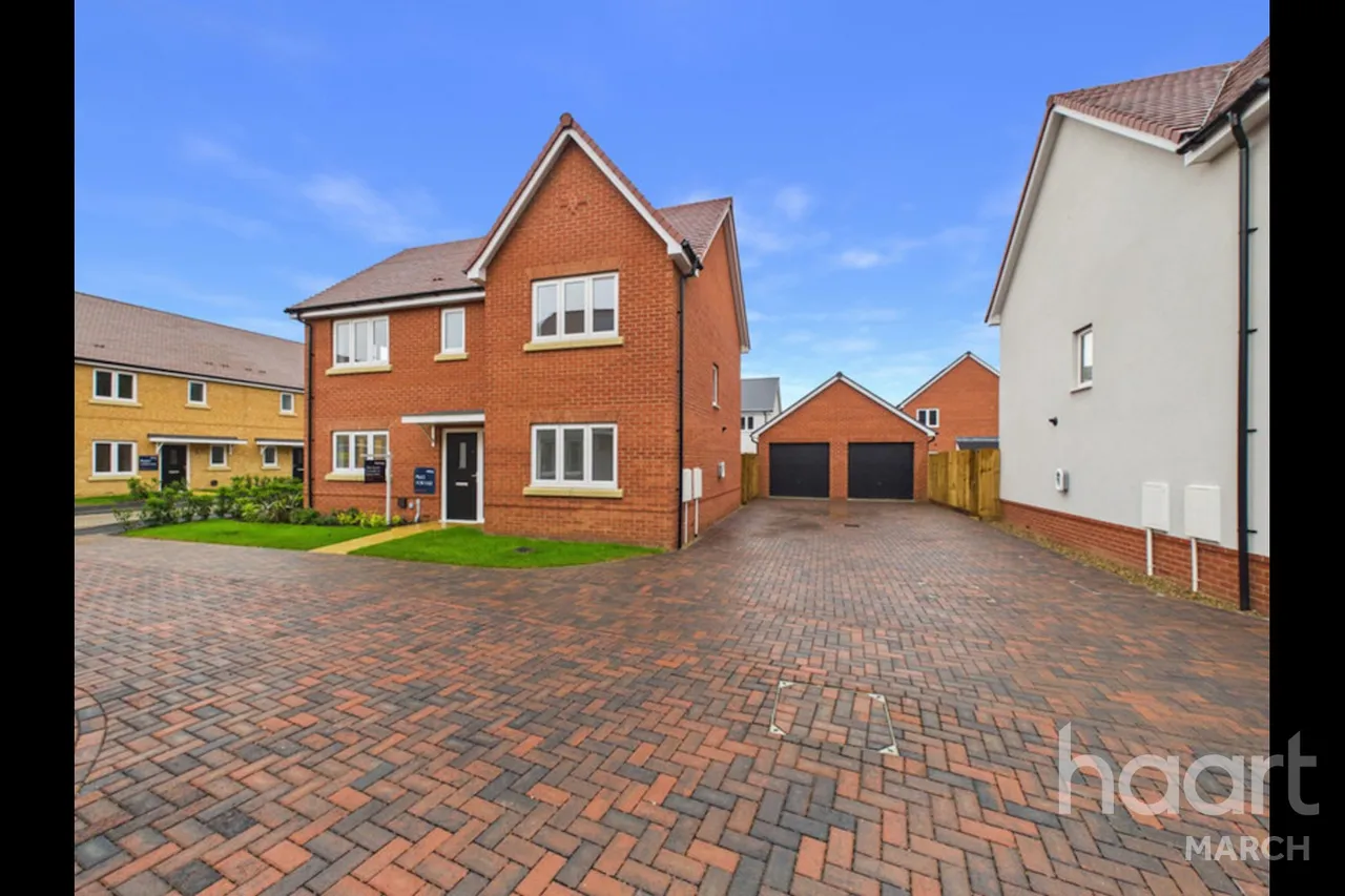 4 bed house for sale, Primrose Grove, Wimblington, PE15