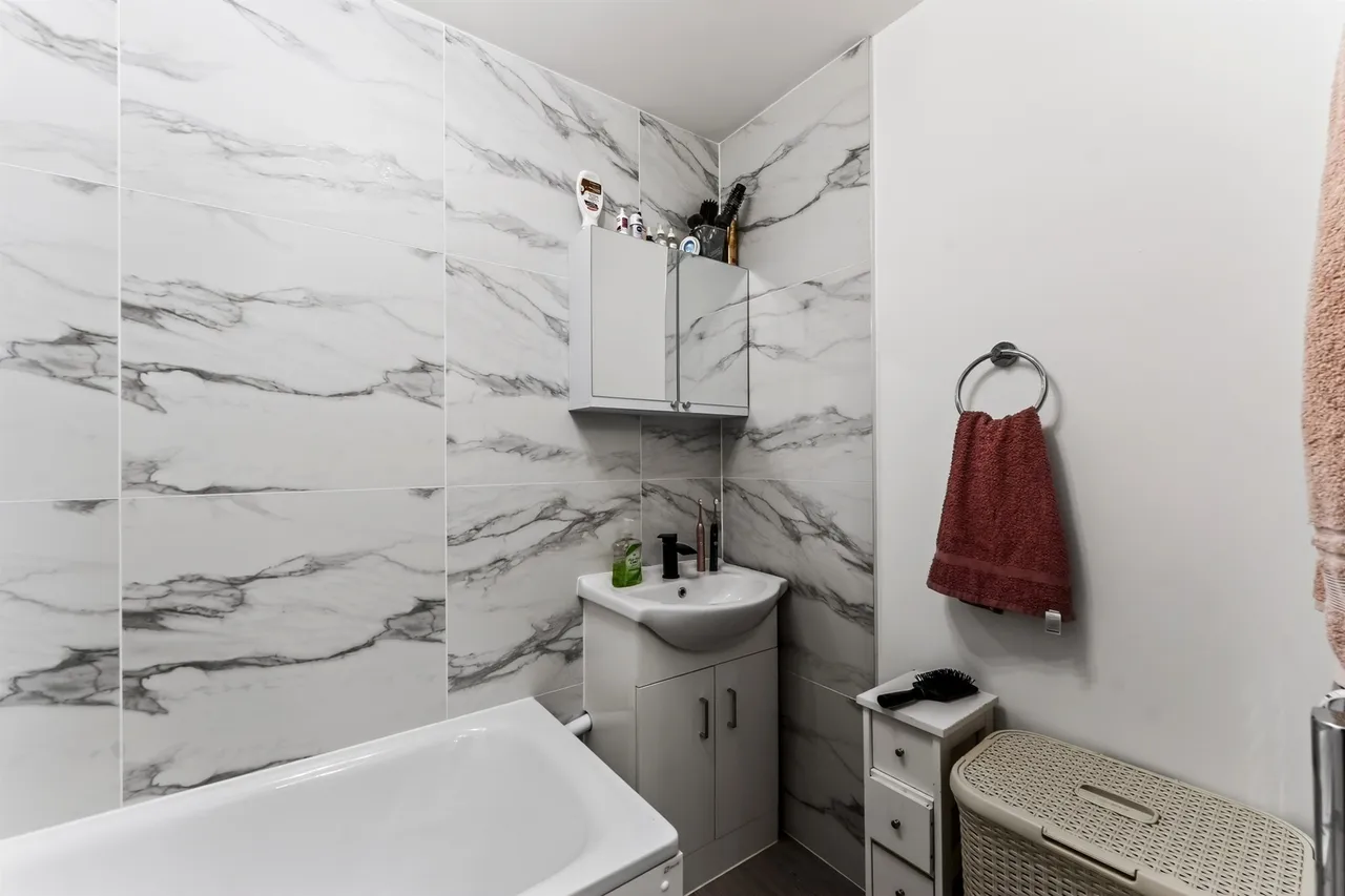 Connaught Gardens, Morden, SM4, photo 5