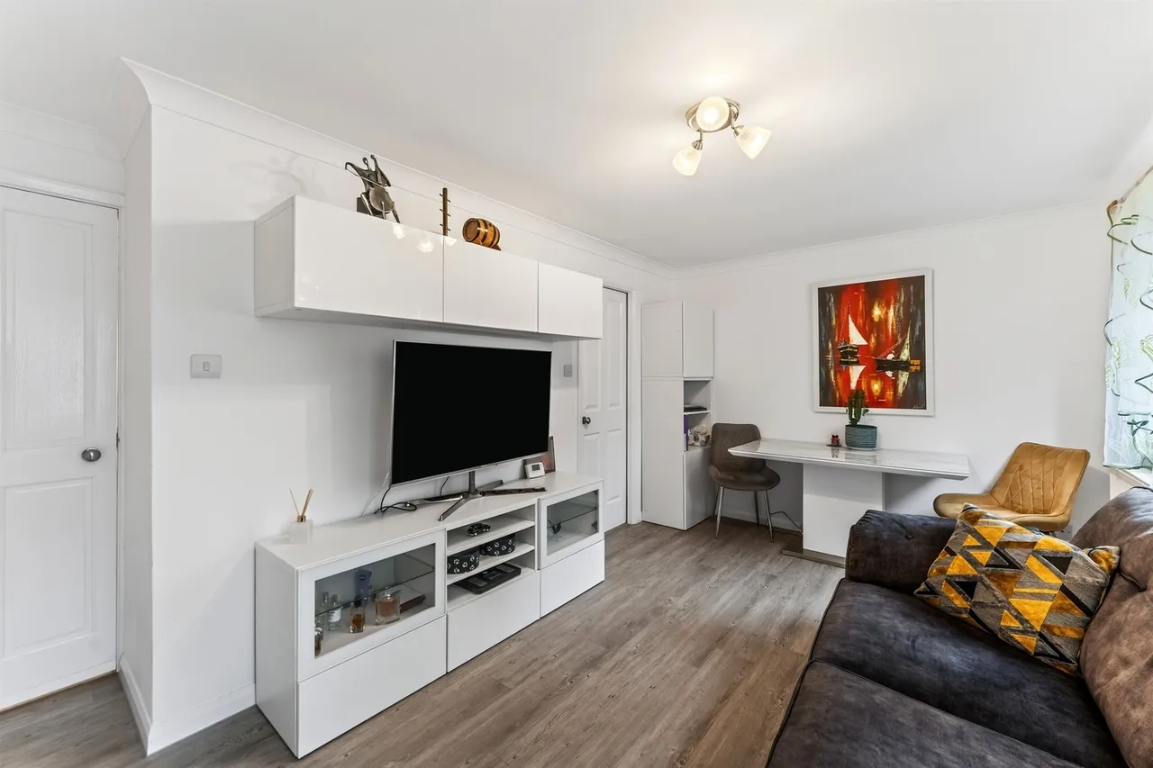 Connaught Gardens, Morden, SM4, photo 17