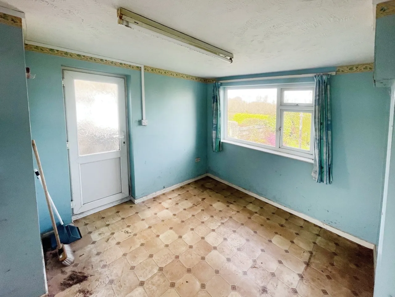 Stad Pen Y Berth, Llanfairpwllgwyngyll, LL61, photo 11