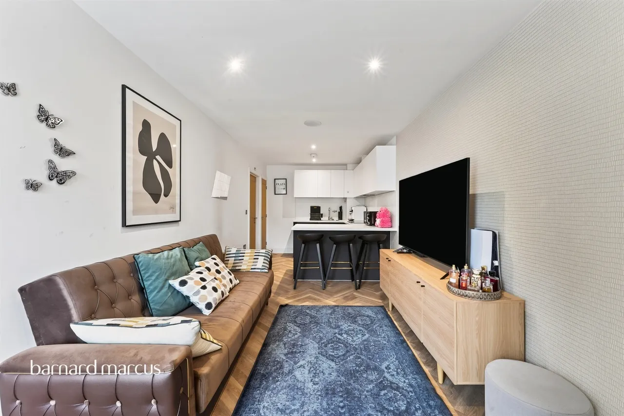 Cleeve Road, Leatherhead, photo 8