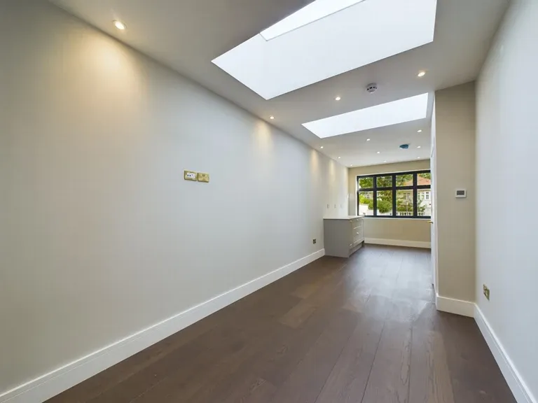 Brondesbury Park, Brondesbury Park, NW6 7AT, photo 8