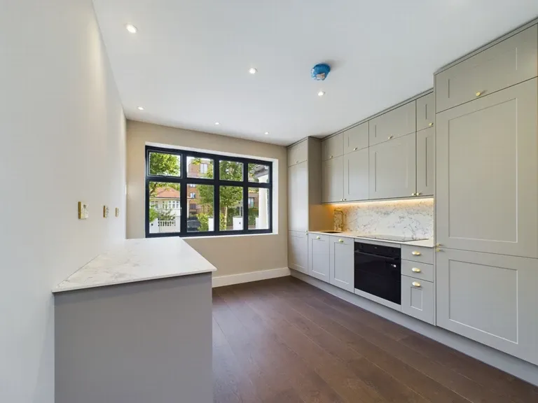 Brondesbury Park, Brondesbury Park, NW6 7AT, photo 6