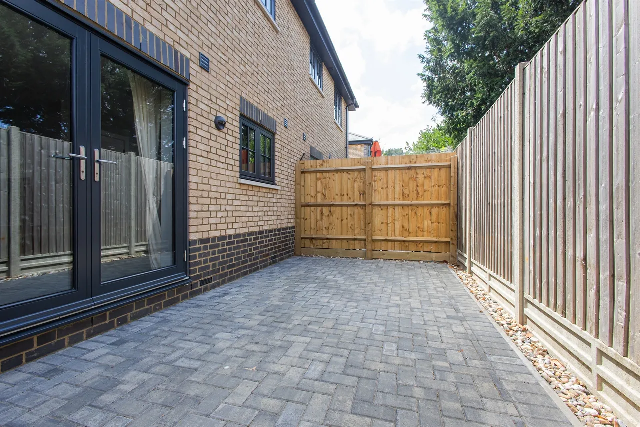 Cox's Yard, Rayne Road, Braintree, photo 12