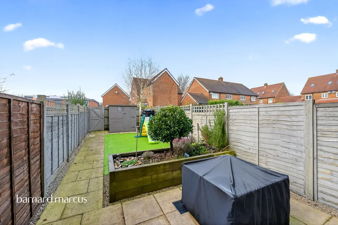 Hayton Crescent, Tadworth, photo 9