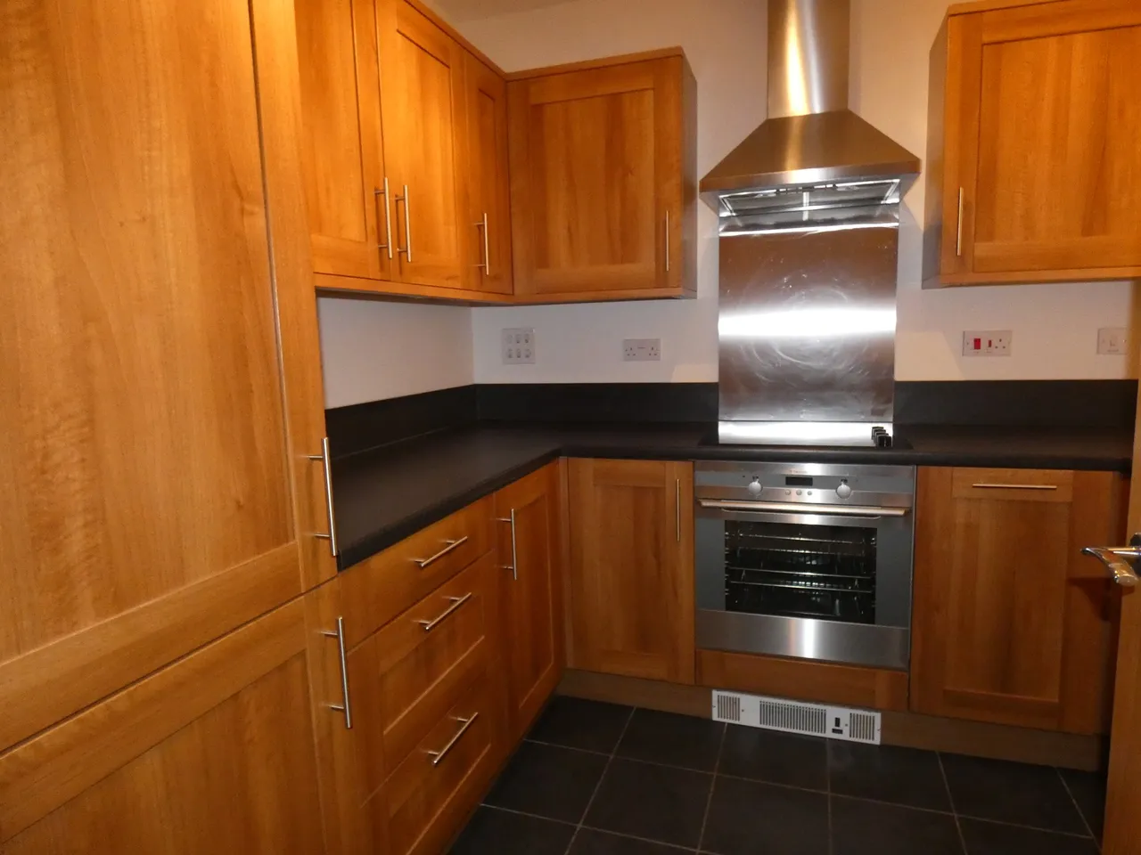 Manor House Court, Golden Manor, Hanwell, London, W7 3EG, photo 6
