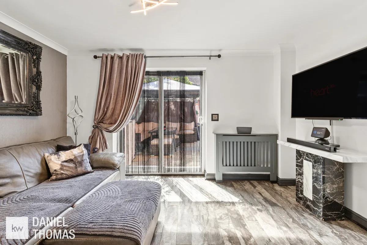 Bradley Road, Waltham Abbey, EN9, photo 2
