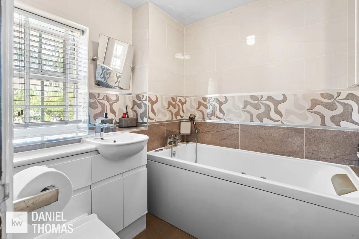 Bradley Road, Waltham Abbey, EN9, photo 21
