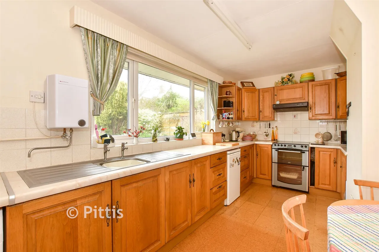Chilton Lane, Brighstone, PO30, photo 3