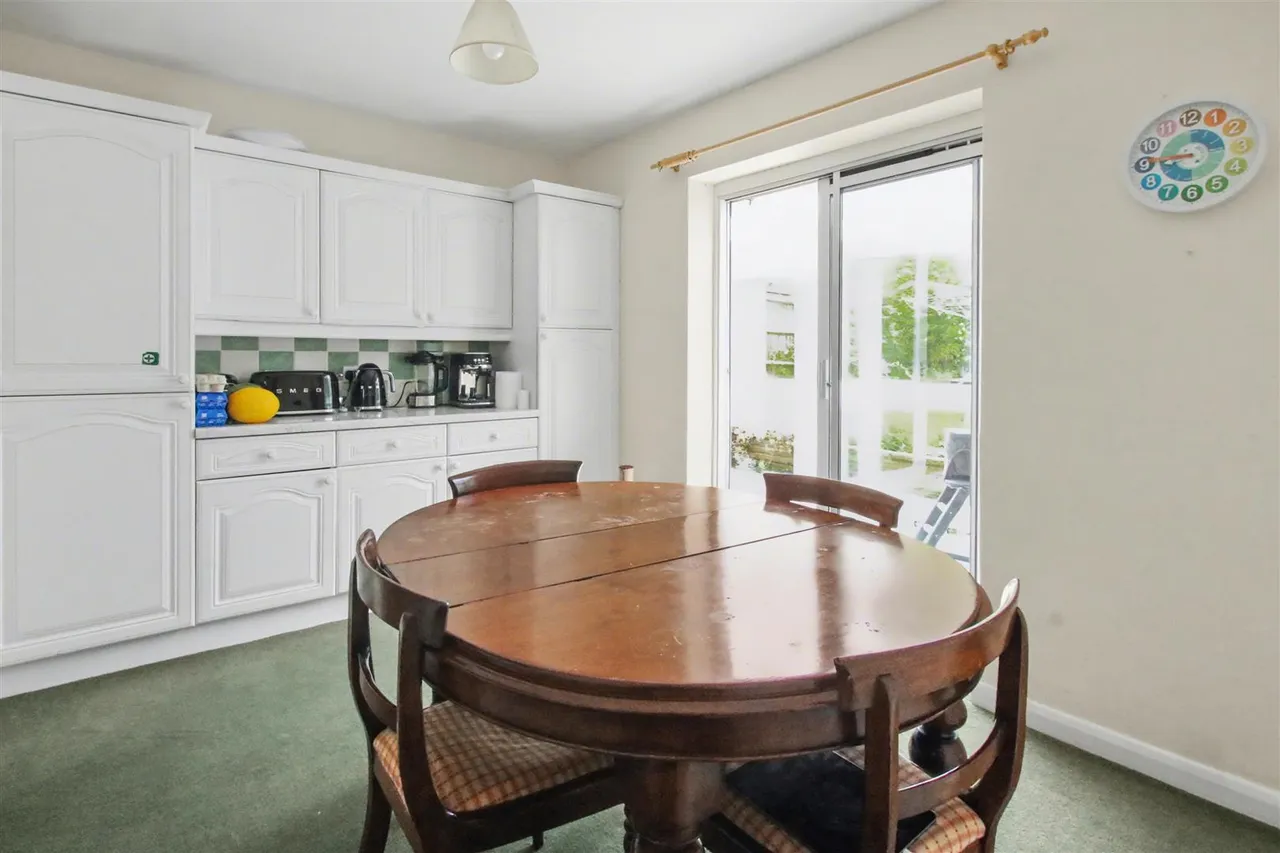 Clinton Road, Leatherhead, KT22, photo 9