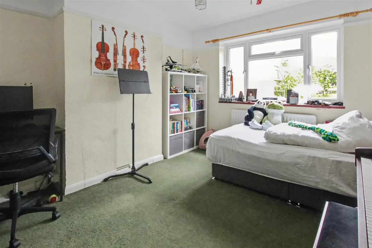 Clinton Road, Leatherhead, KT22, photo 5