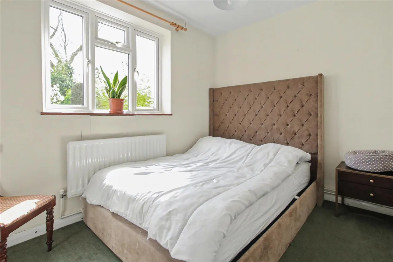 Clinton Road, Leatherhead, KT22, photo 7