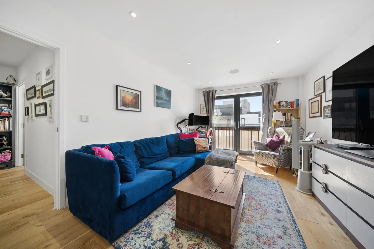 1 bed flat to rent, Mare Street, London, E8