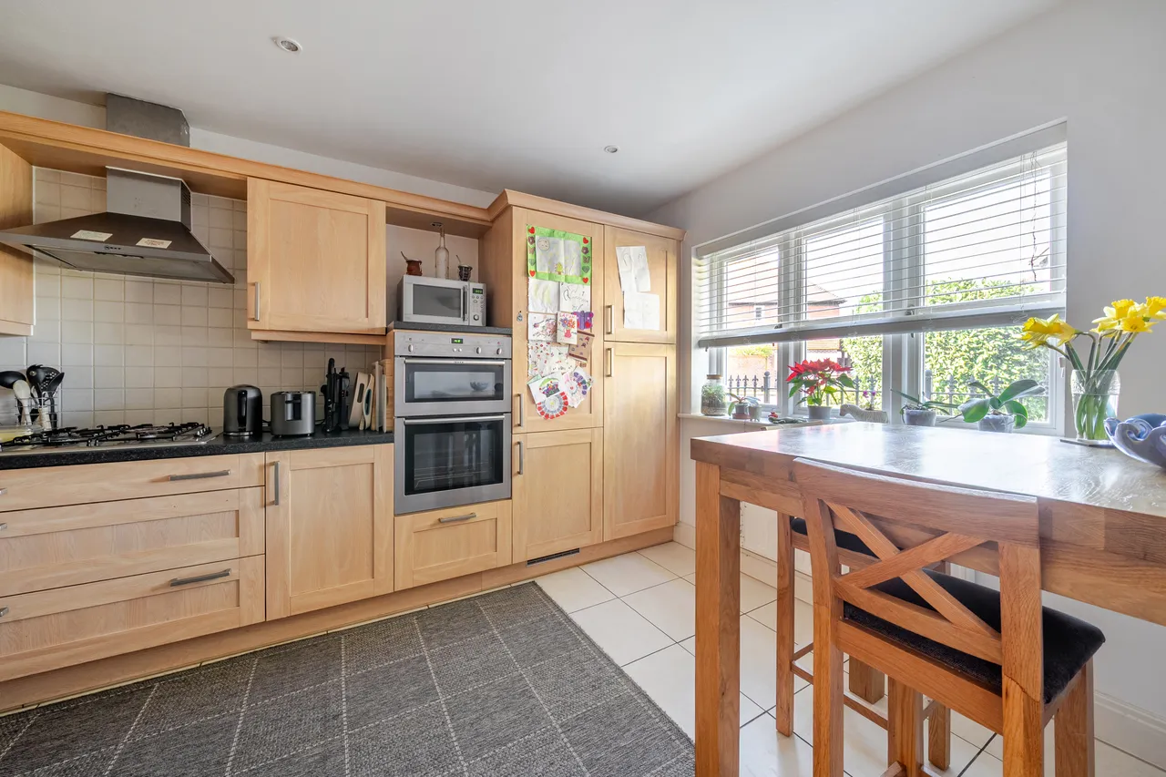 Clement Court, Chawton, GU34, photo 3