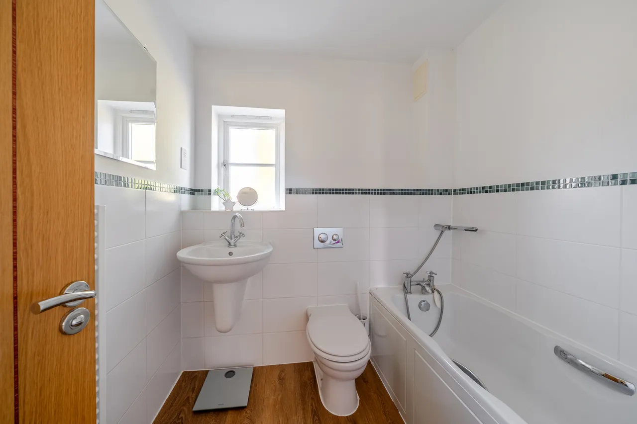 Clement Court, Chawton, GU34, photo 12