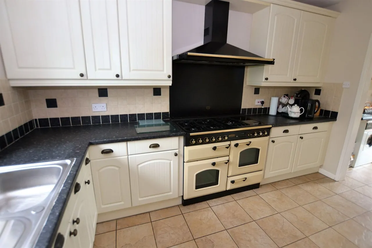 Middlewich Road, Crewe, photo 10