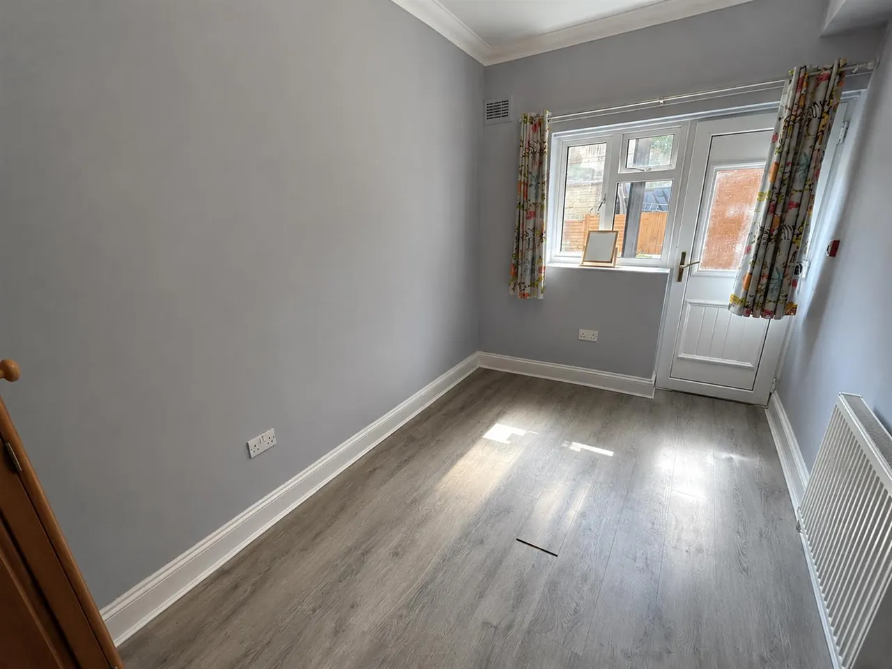 Alfred Road, London, W3, photo 3
