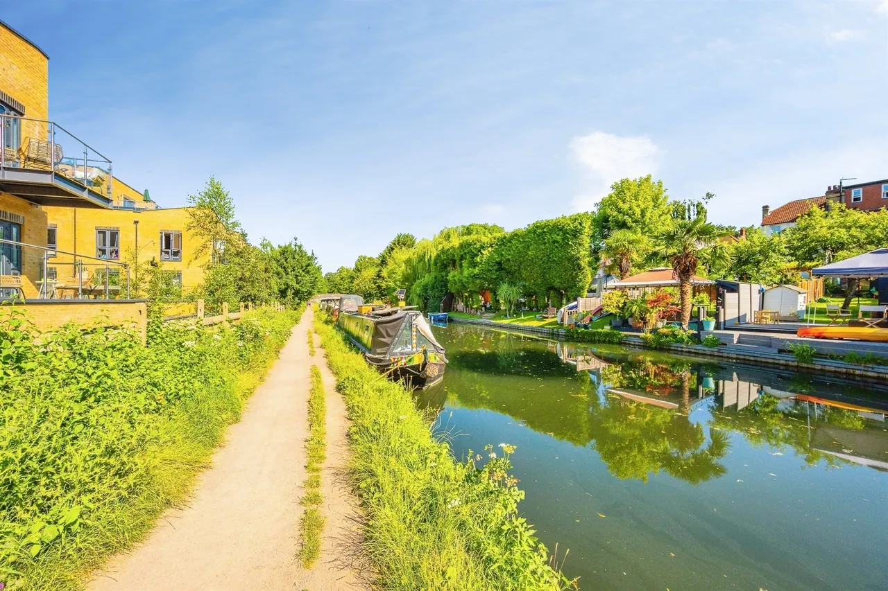 2 bed flat for sale — Frogmore Road, HEMEL HEMPSTEAD