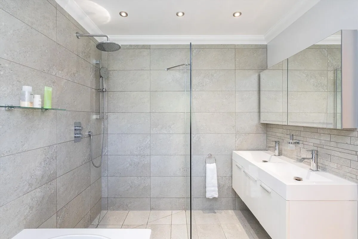 Heath Ridge Green, Cobham, KT11, photo 18