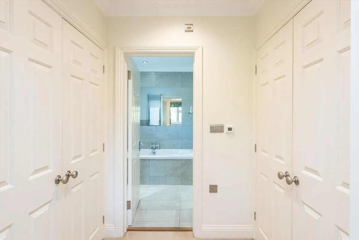Heath Ridge Green, Cobham, KT11, photo 17